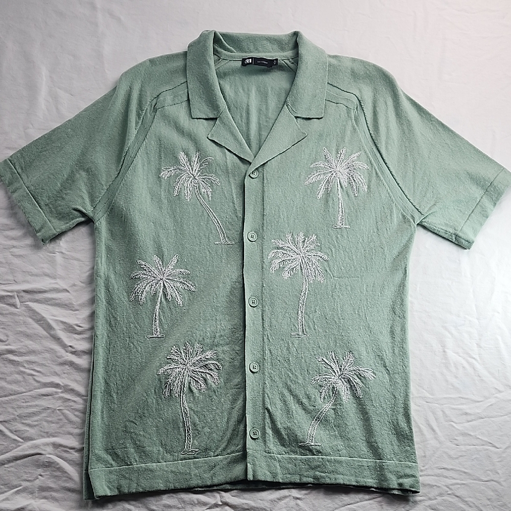 Simons Green Casual Button Down Shirt with Palm Tree Design